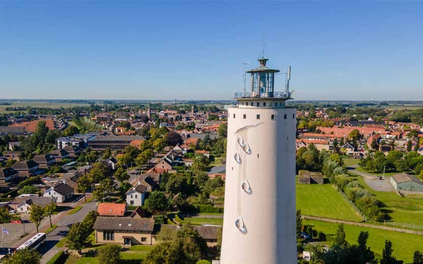 De watertoren van Oostburg vanuit de lucht